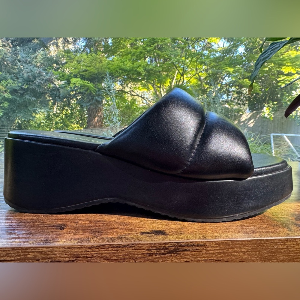 NWOT black wedge sandals. Womens size 8